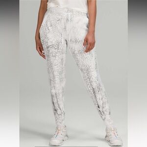 Lululemon Warm Down Jogger *7/8 Length EUC!!